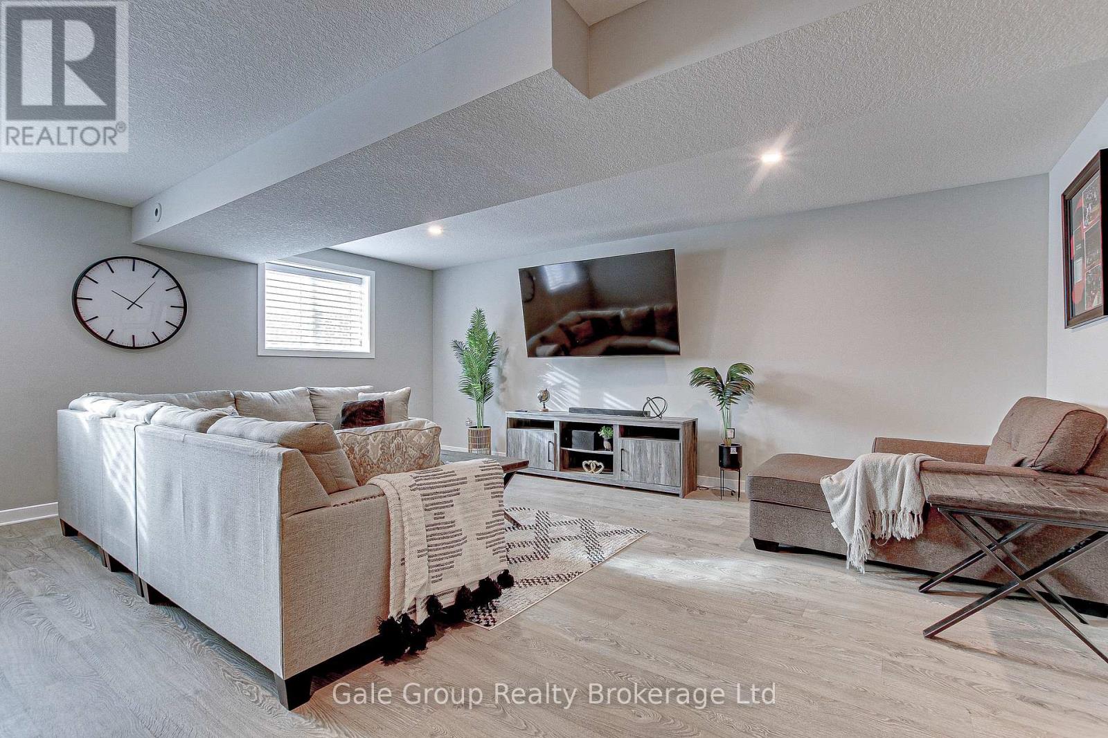 Photo 27 of 9 Clover Circle, St Thomas ON