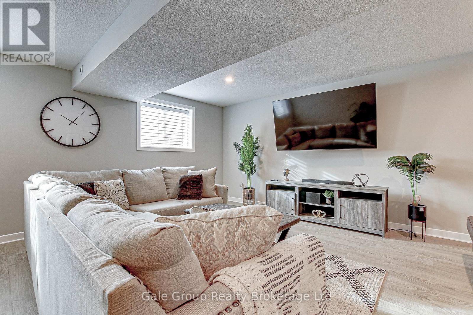 Photo 29 of 9 Clover Circle, St Thomas ON