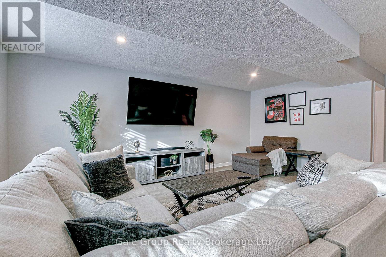 Photo 30 of 9 Clover Circle, St Thomas ON