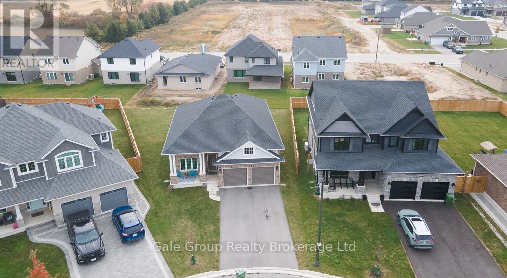 Photo 37 of 9 Clover Circle, St Thomas ON