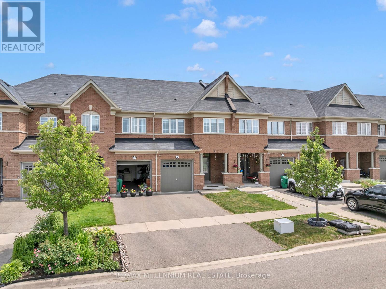 Photo 2 of 70 Sussexvale Drive, Brampton ON