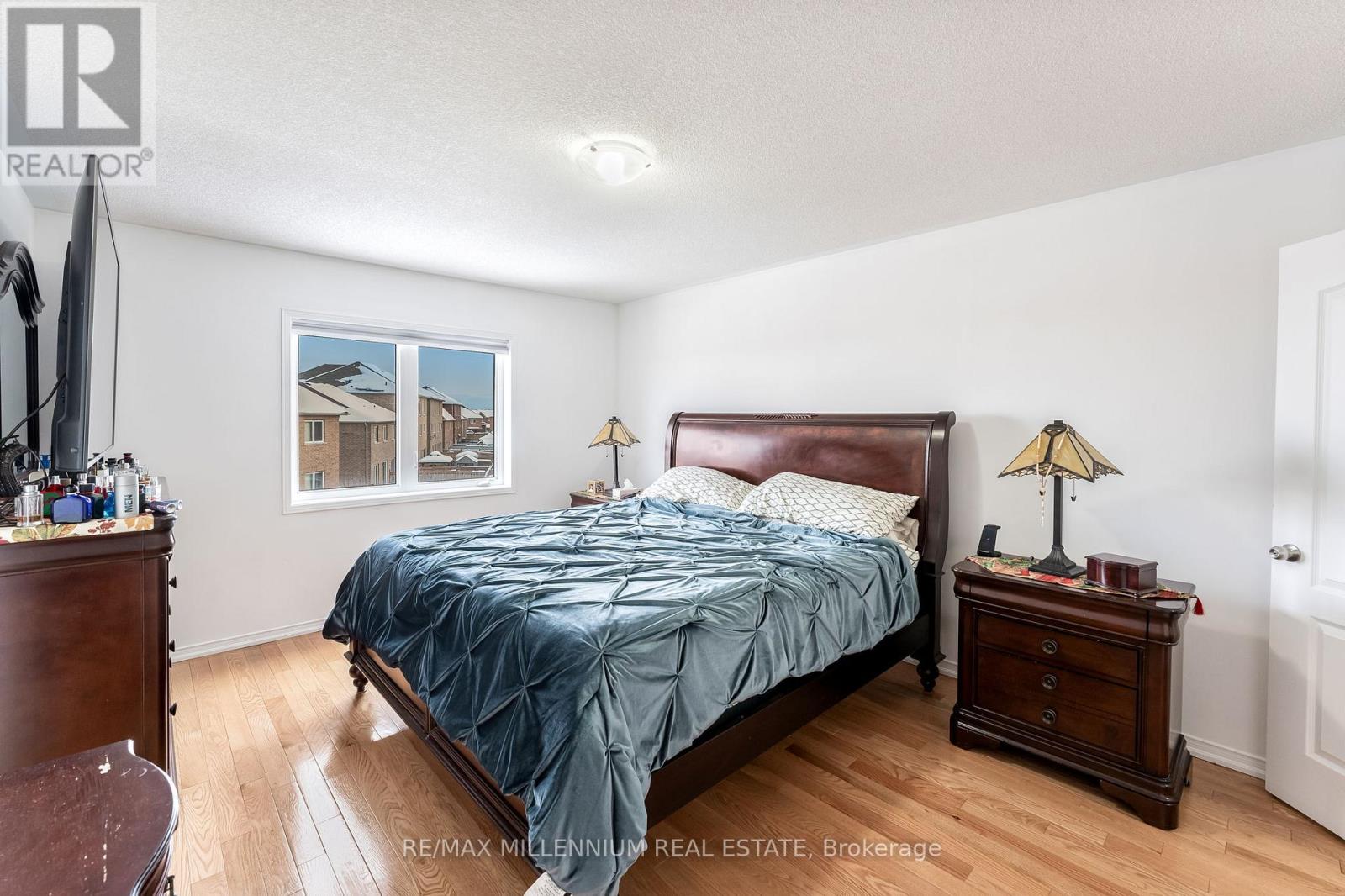 Photo 27 of 70 Sussexvale Drive, Brampton ON