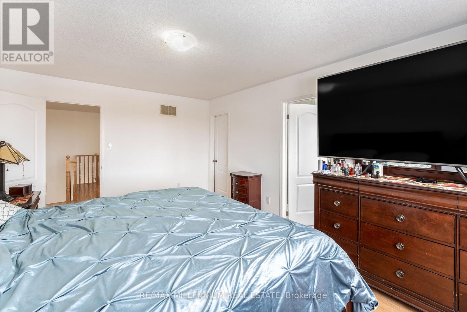 Photo 28 of 70 Sussexvale Drive, Brampton ON