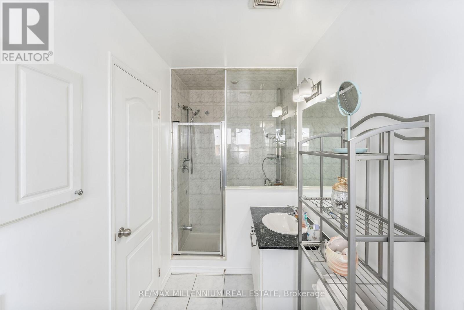 Photo 31 of 70 Sussexvale Drive, Brampton ON