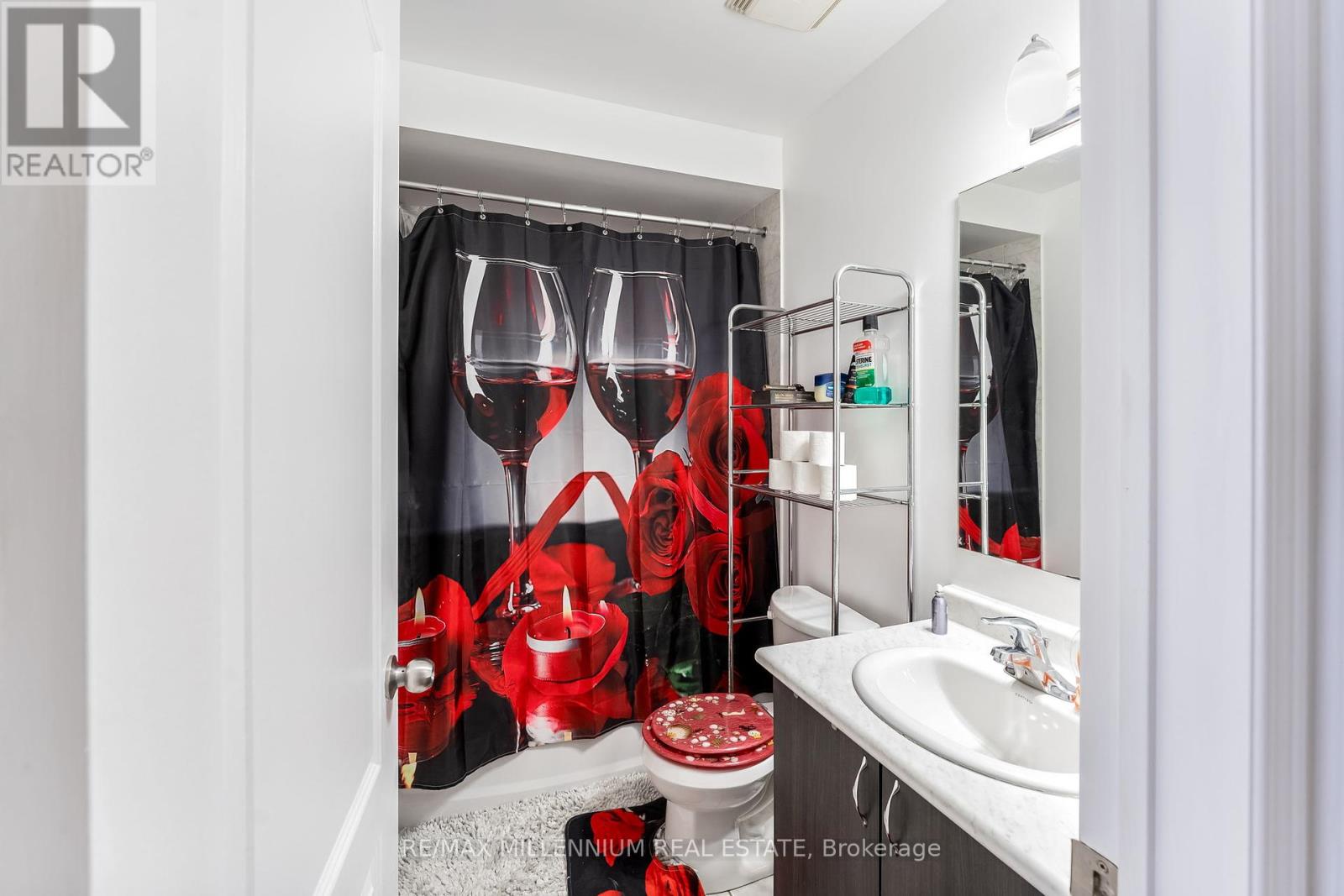 Photo 33 of 70 Sussexvale Drive, Brampton ON