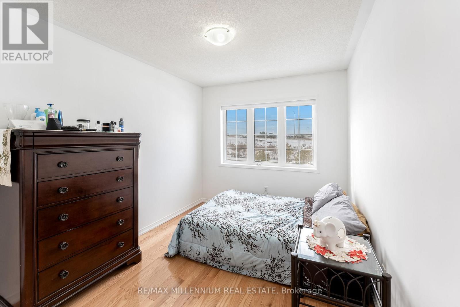 Photo 34 of 70 Sussexvale Drive, Brampton ON