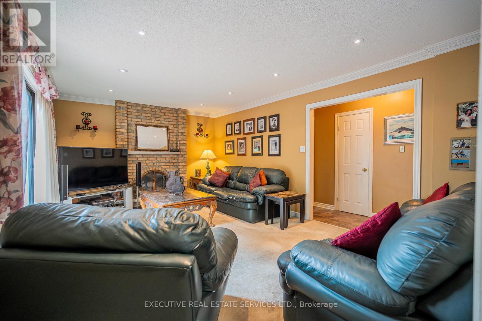 Photo 11 of 503 Conservation Drive, Brampton ON