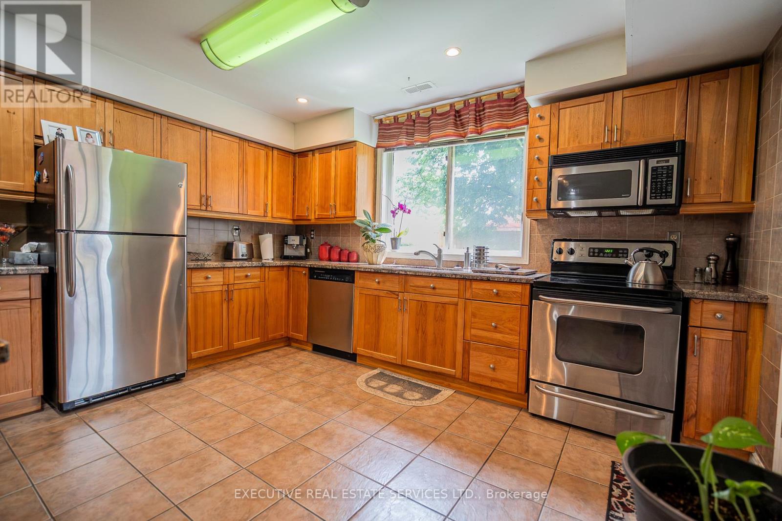 Photo 34 of 503 Conservation Drive, Brampton ON
