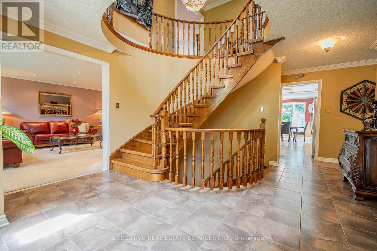 Photo 5 of 503 Conservation Drive, Brampton ON