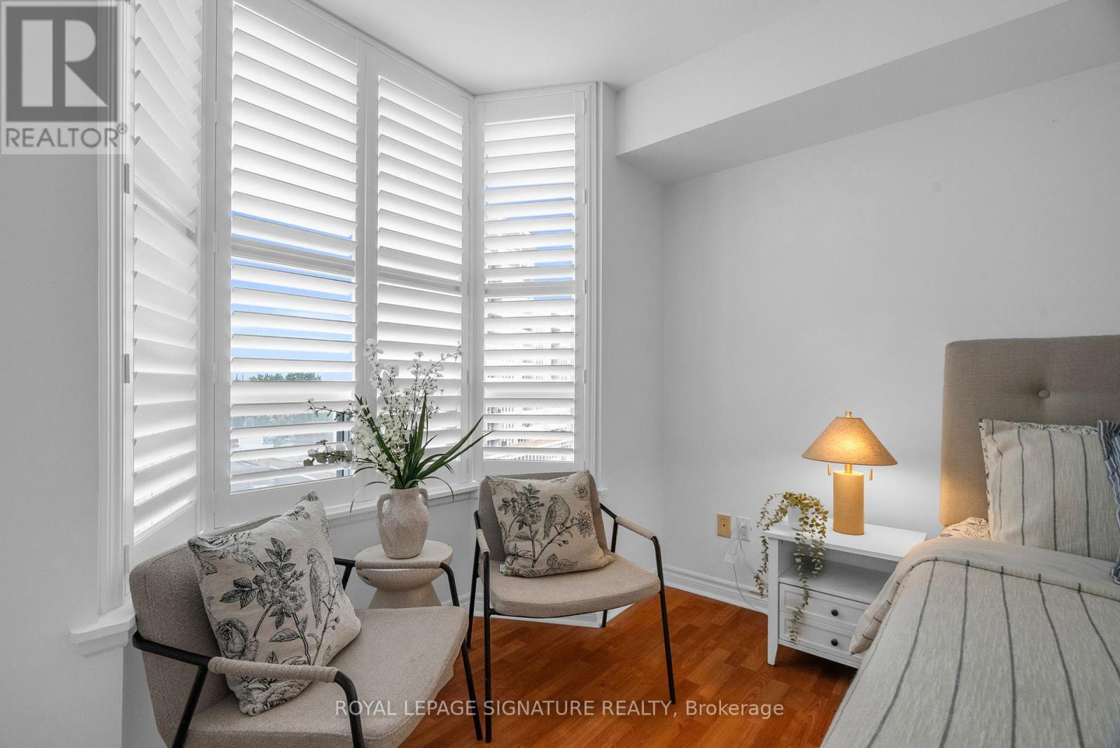 Photo 12 of 814 2088 Lawrence Avenue W, Toronto ON