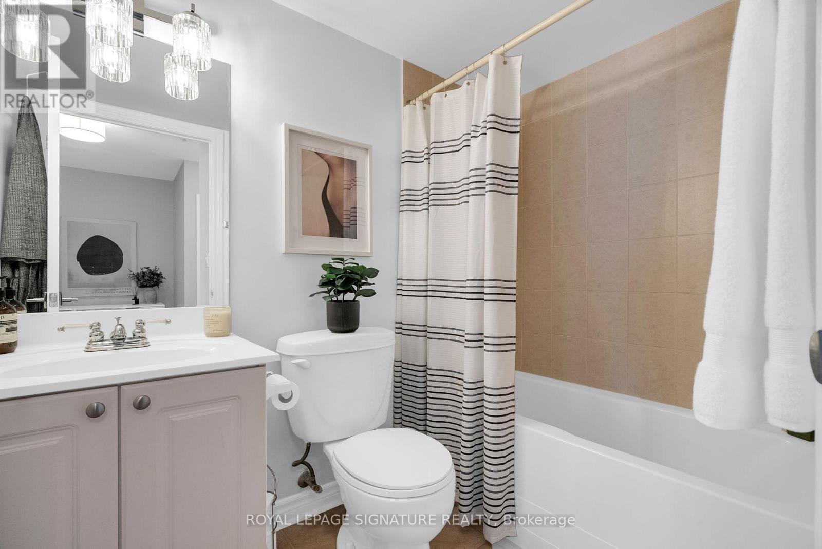 Photo 15 of 814 2088 Lawrence Avenue W, Toronto ON