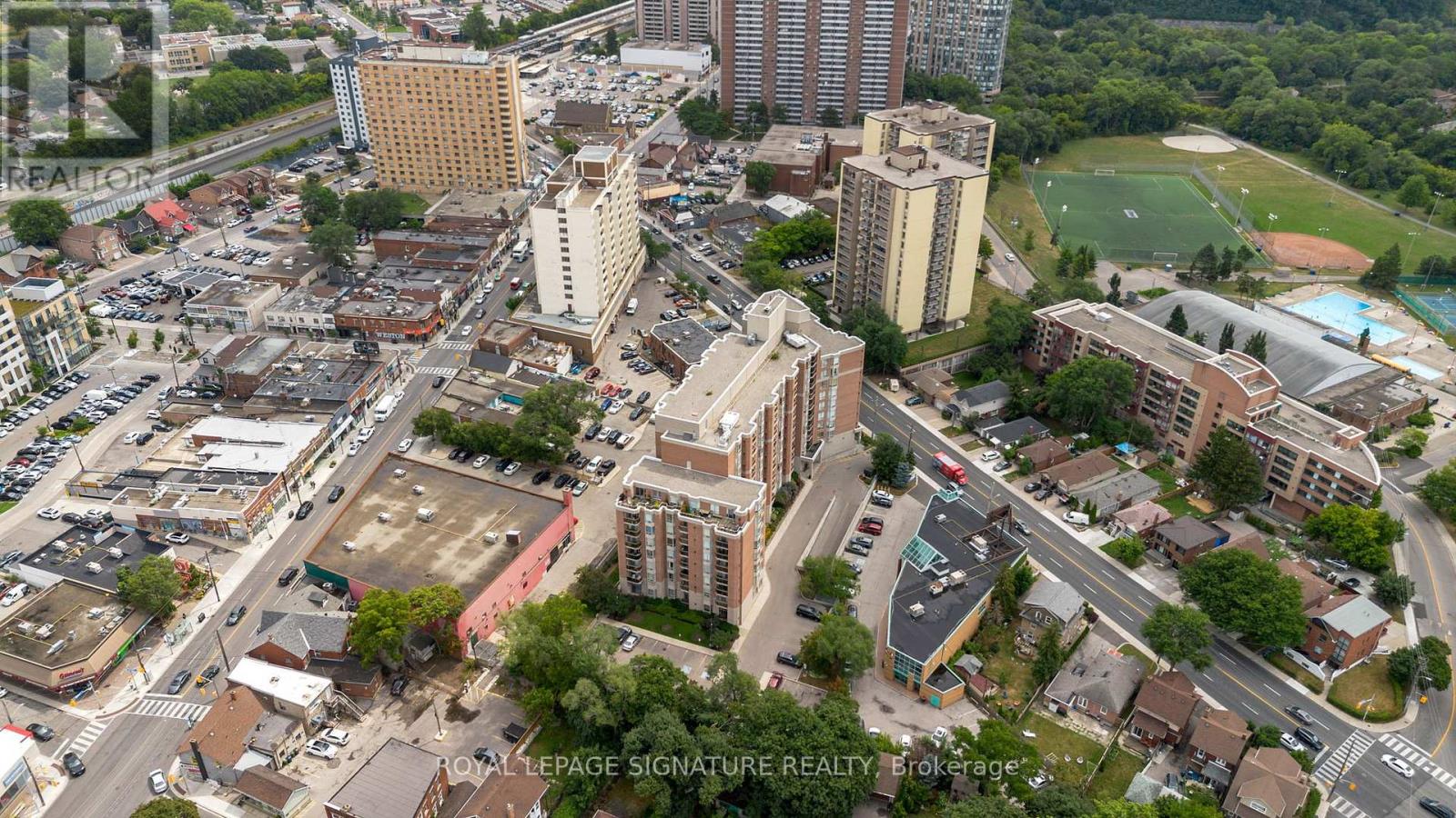 Photo 18 of 814 2088 Lawrence Avenue W, Toronto ON