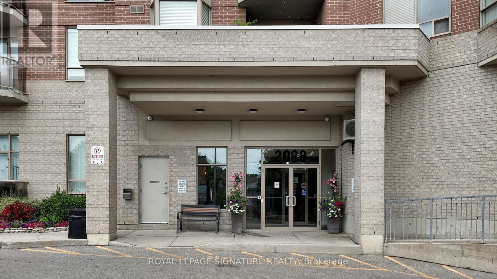 Photo 21 of 814 2088 Lawrence Avenue W, Toronto ON