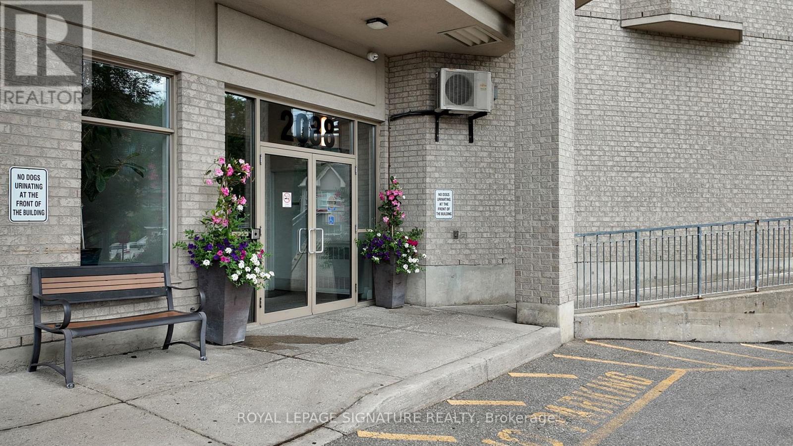 Photo 22 of 814 2088 Lawrence Avenue W, Toronto ON