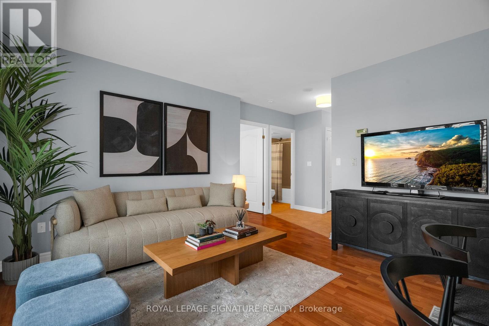 Photo 3 of 814 2088 Lawrence Avenue W, Toronto ON