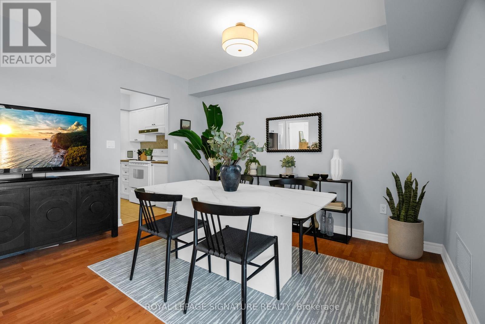 Photo 6 of 814 2088 Lawrence Avenue W, Toronto ON