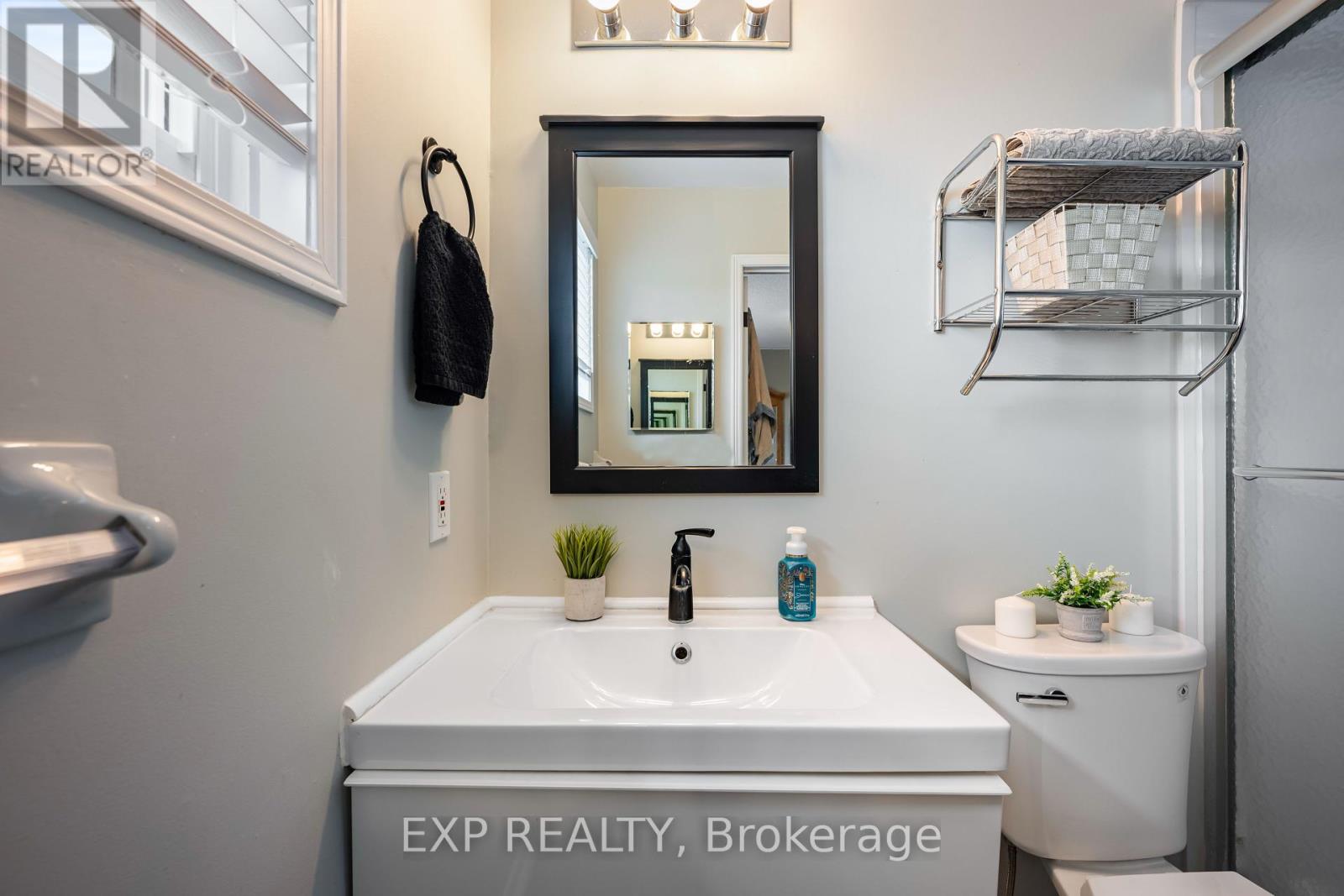 Photo 20 of 581 College Avenue, Orangeville ON