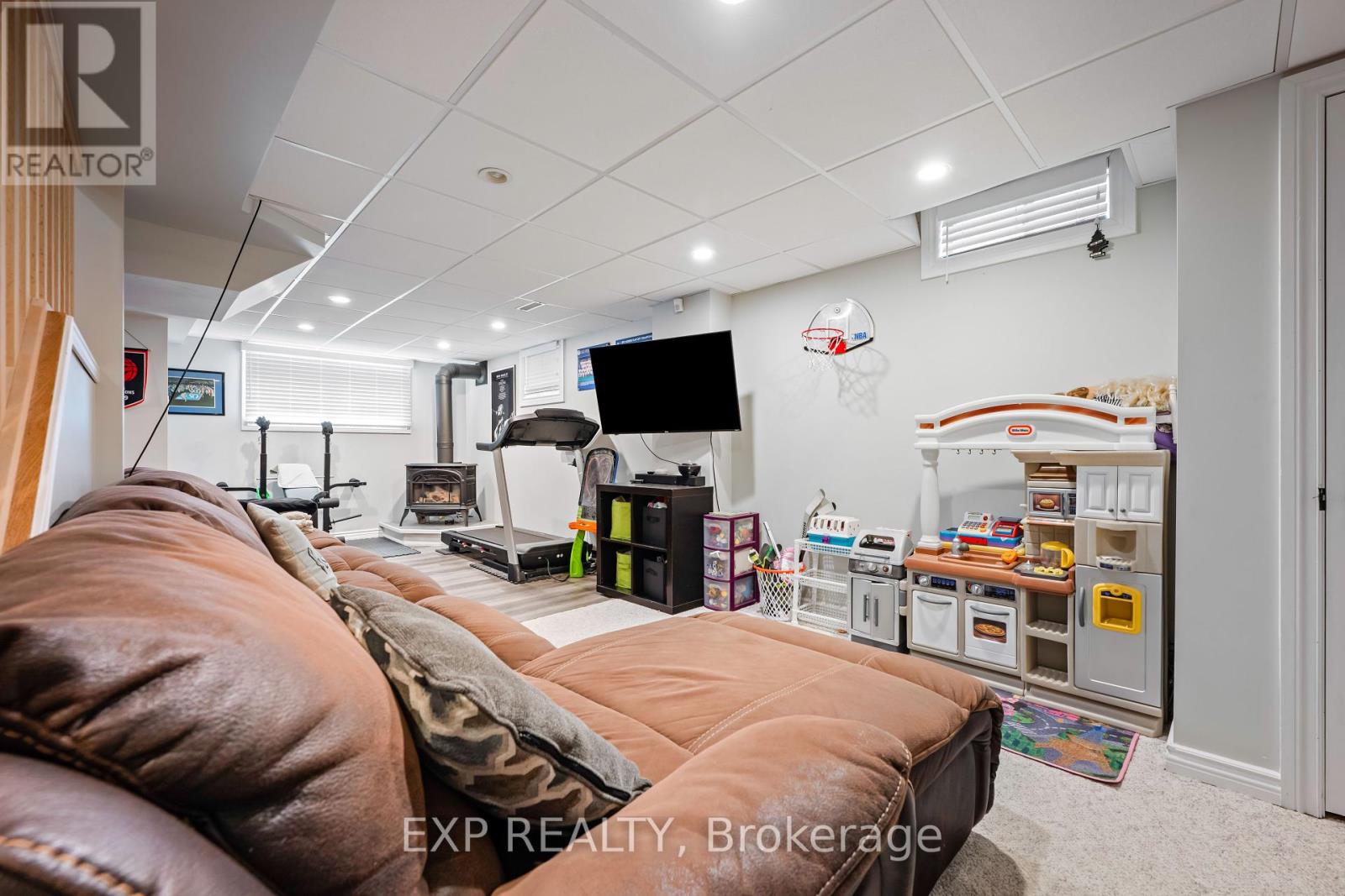 Photo 24 of 581 College Avenue, Orangeville ON