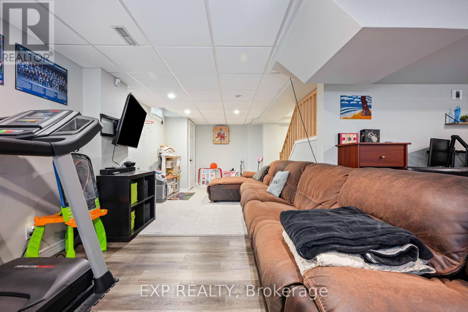 Photo 25 of 581 College Avenue, Orangeville ON