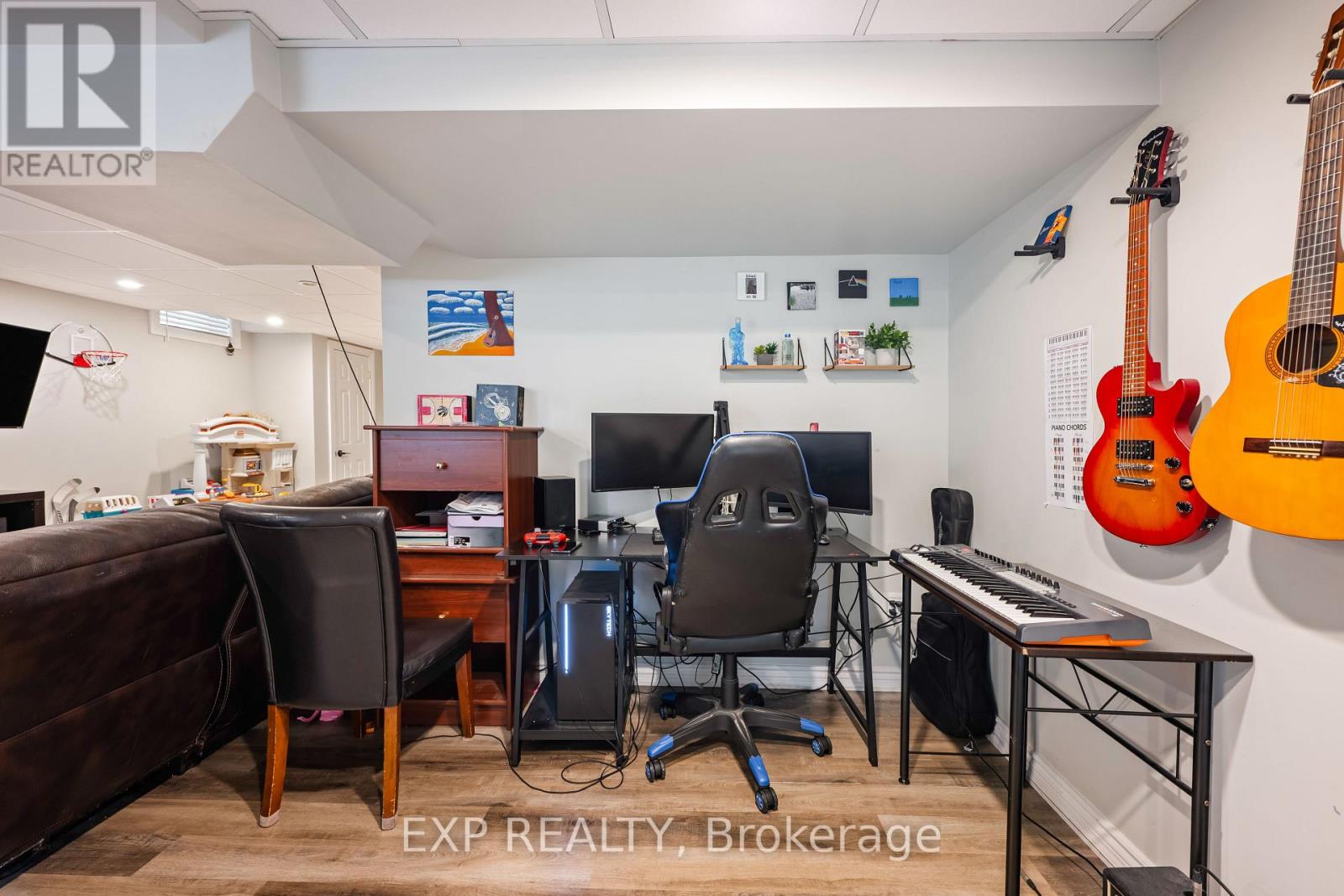 Photo 26 of 581 College Avenue, Orangeville ON
