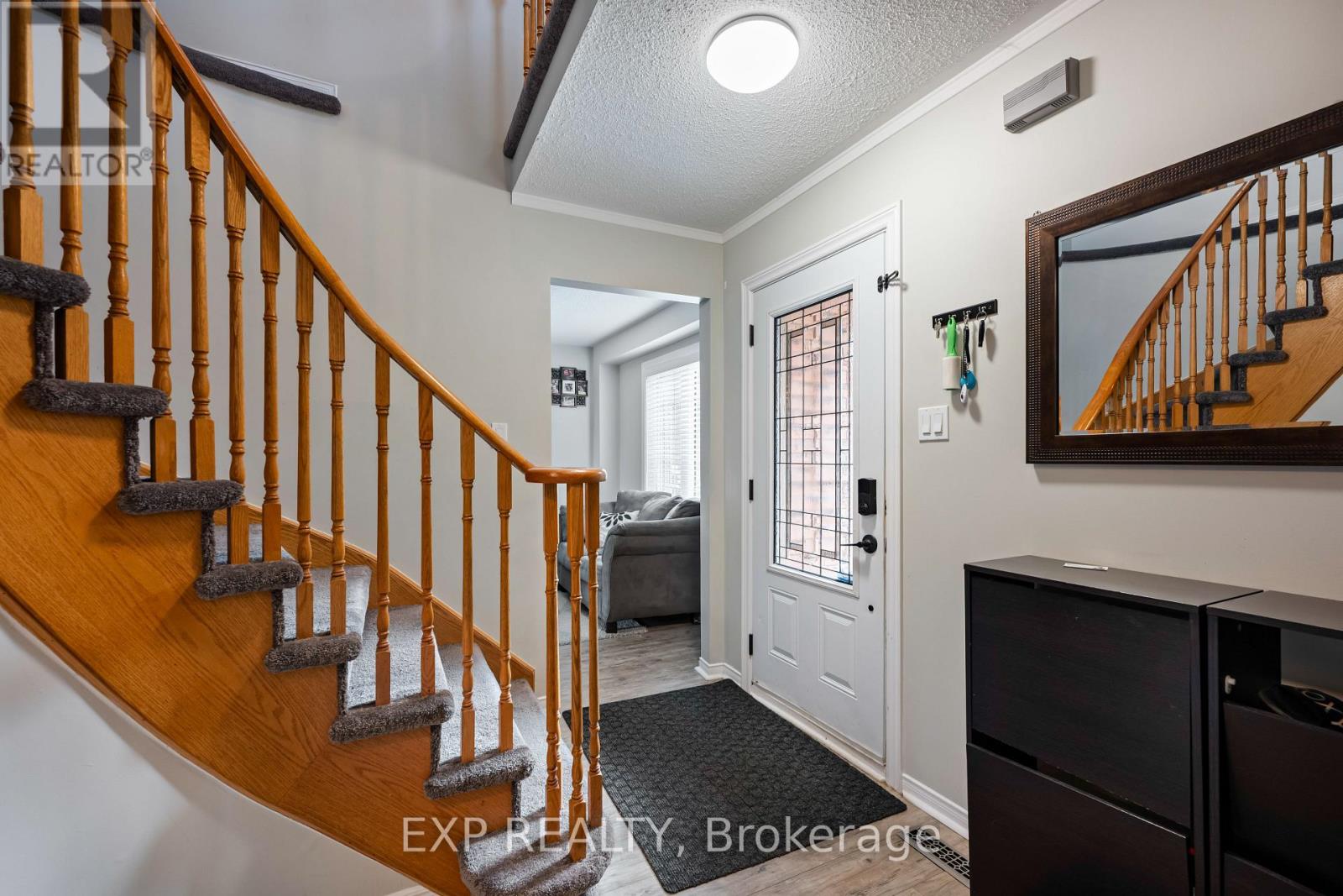 Photo 6 of 581 College Avenue, Orangeville ON