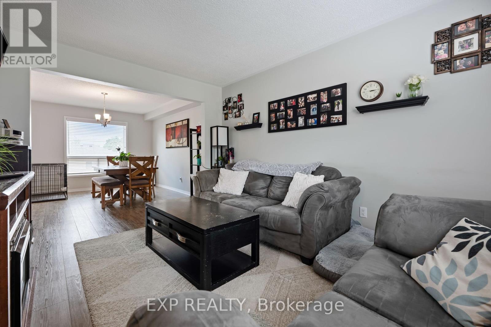 Photo 7 of 581 College Avenue, Orangeville ON