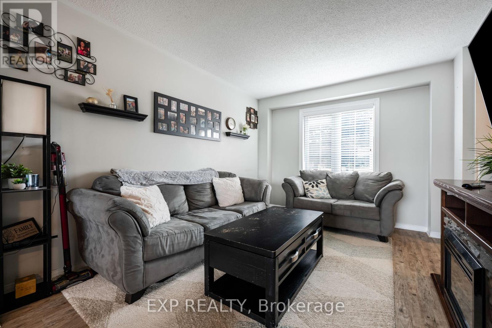 Photo 8 of 581 College Avenue, Orangeville ON