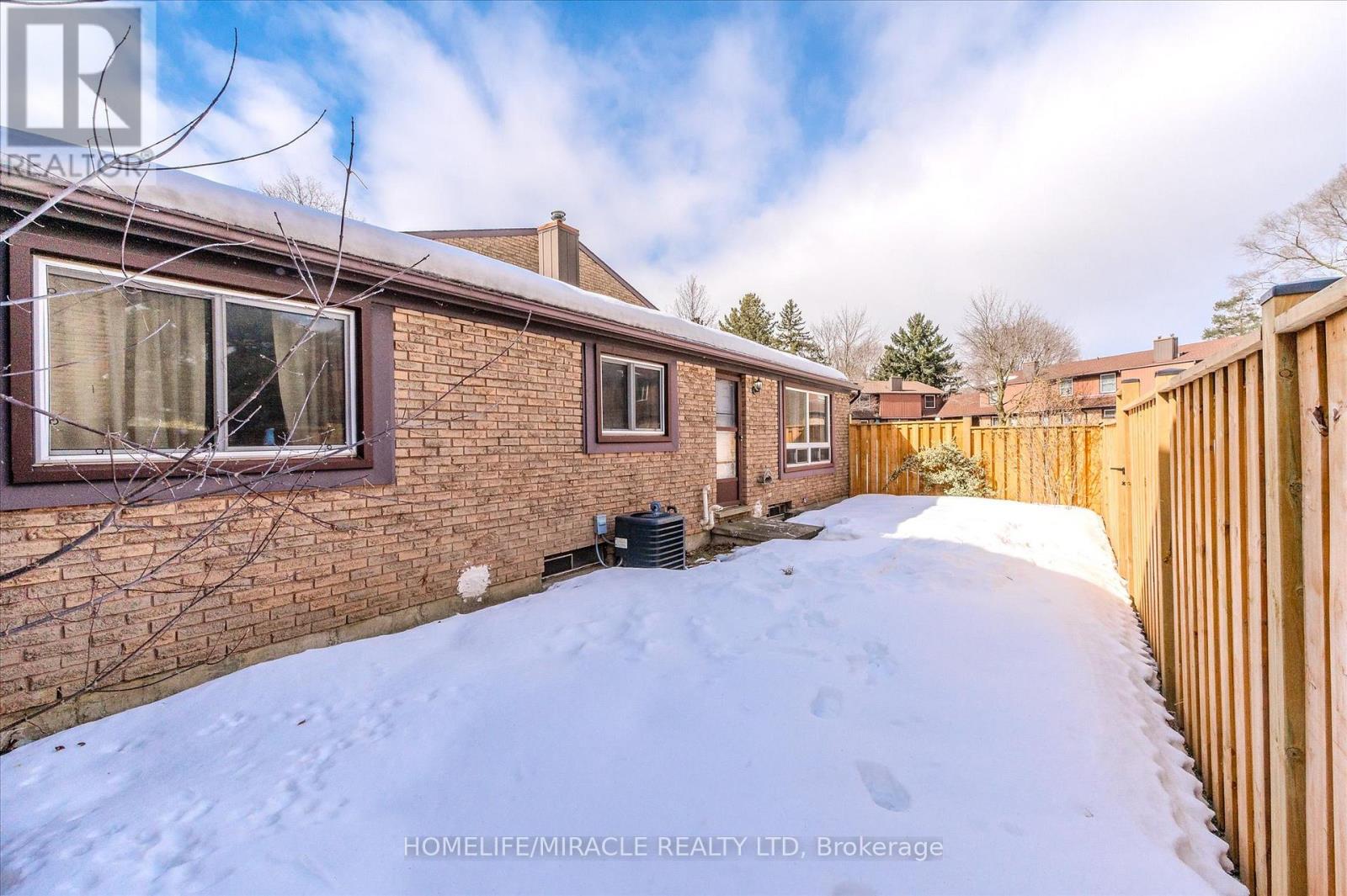 Photo 13 of 4 235 Ferguson Avenue, Cambridge ON