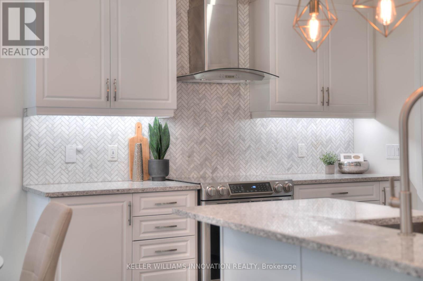Photo 16 of 30 Mistywood Street, Kitchener ON
