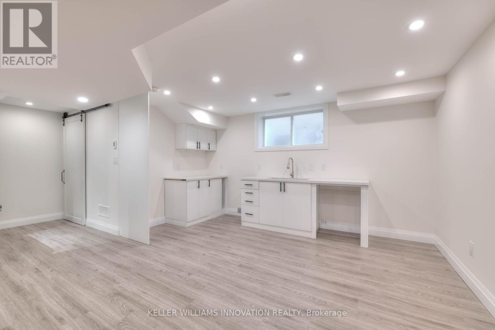 Photo 35 of 30 Mistywood Street, Kitchener ON
