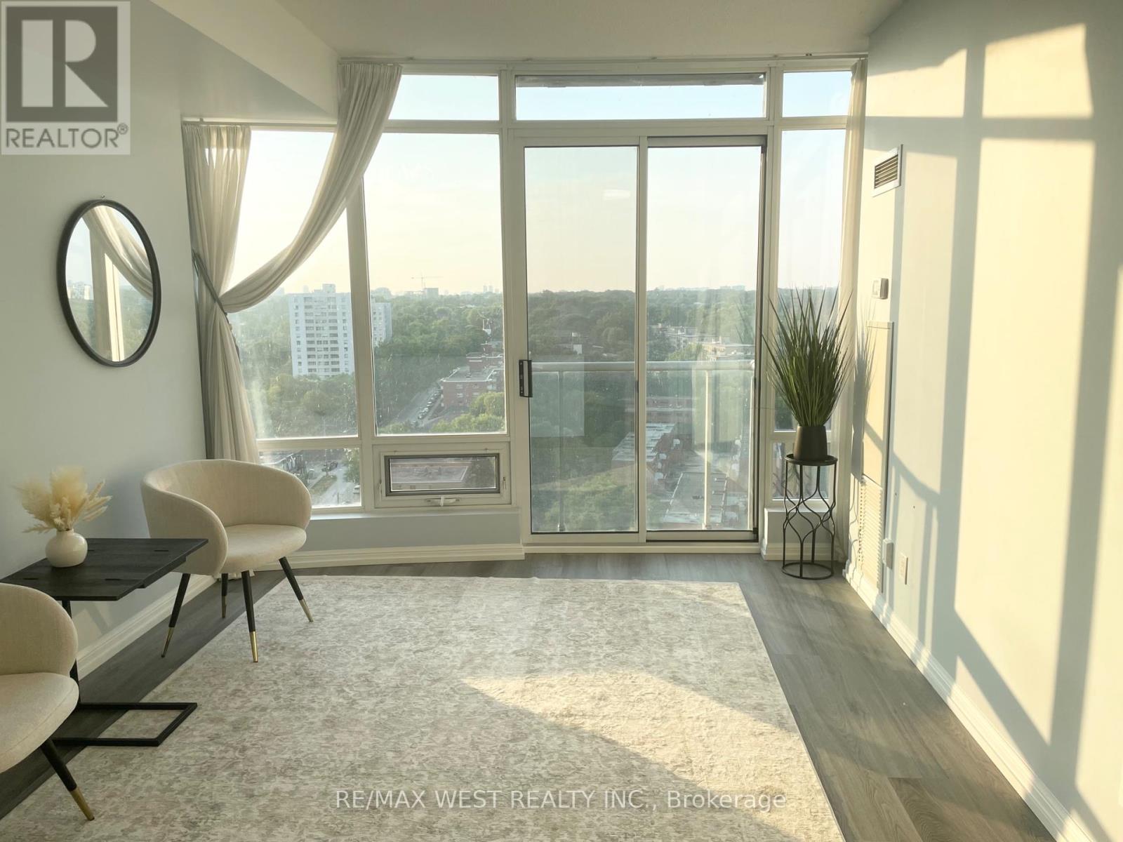 Photo 4 of 1704 15 Windermere Avenue, Toronto ON