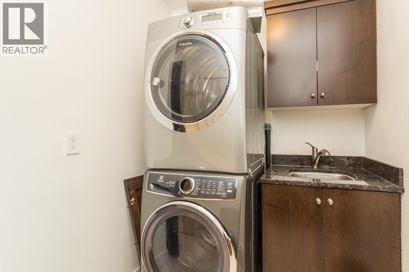 Photo 13 of 1134 Montroyal Boulevard, North Vancouver BC