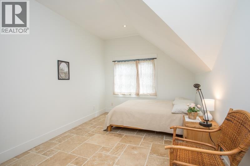 Photo 19 of 1134 Montroyal Boulevard, North Vancouver BC