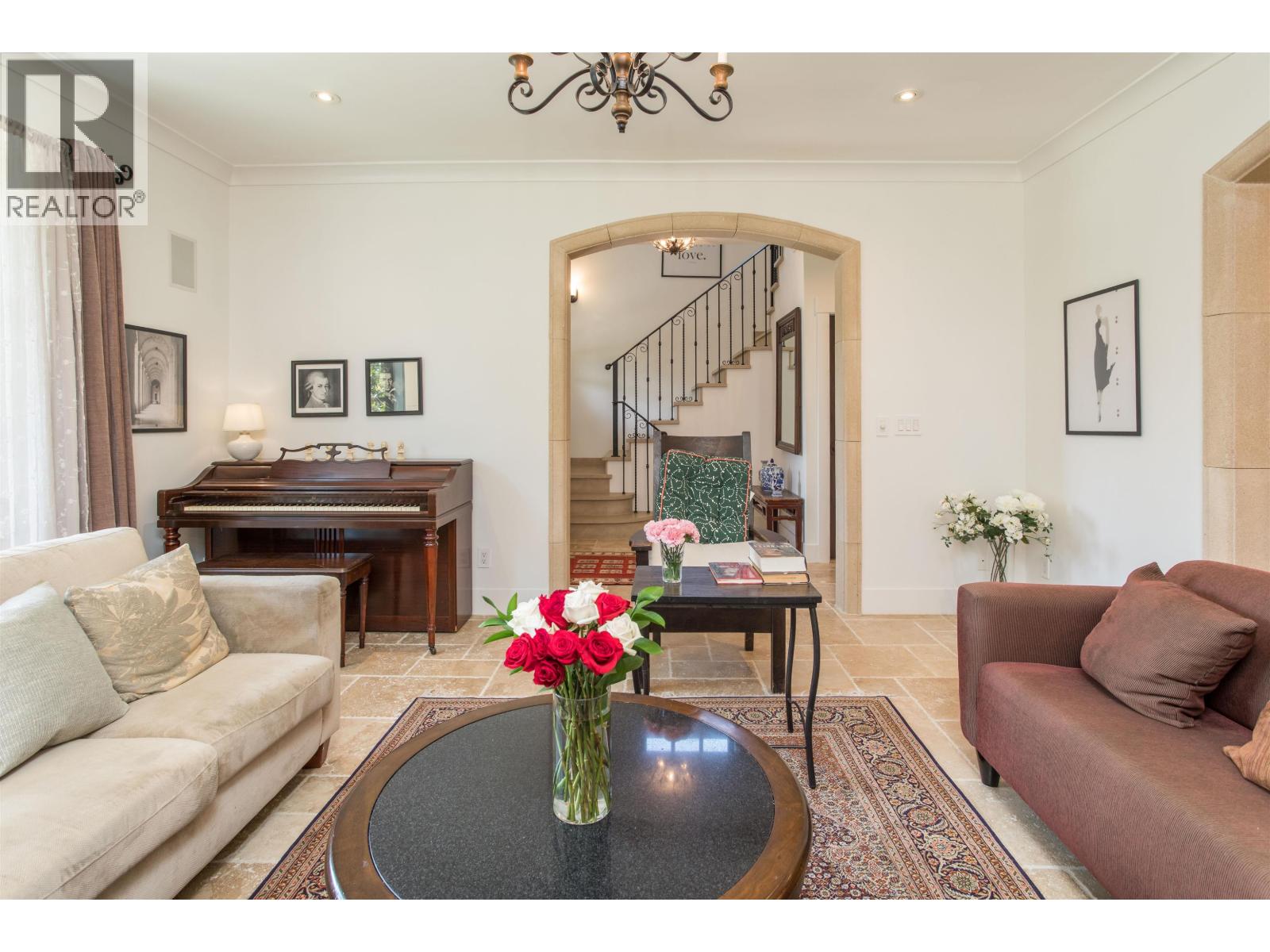 Photo 6 of 1134 Montroyal Boulevard, North Vancouver BC