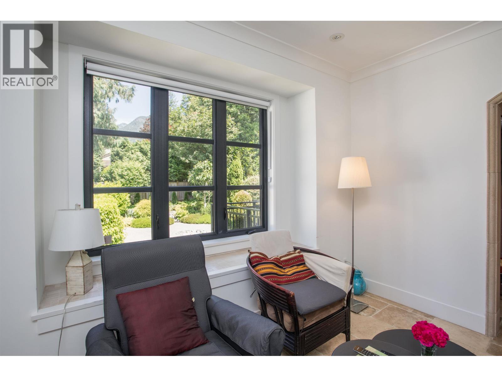 Photo 11 of 1134 Montroyal Boulevard, North Vancouver BC