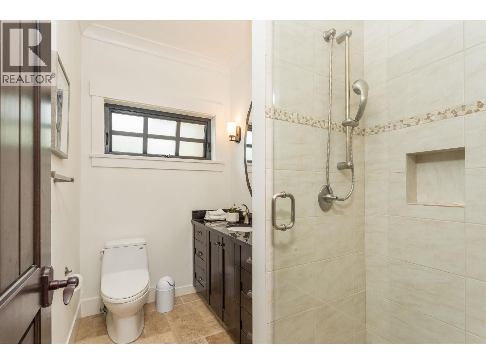 Photo 18 of 1134 Montroyal Boulevard, North Vancouver BC