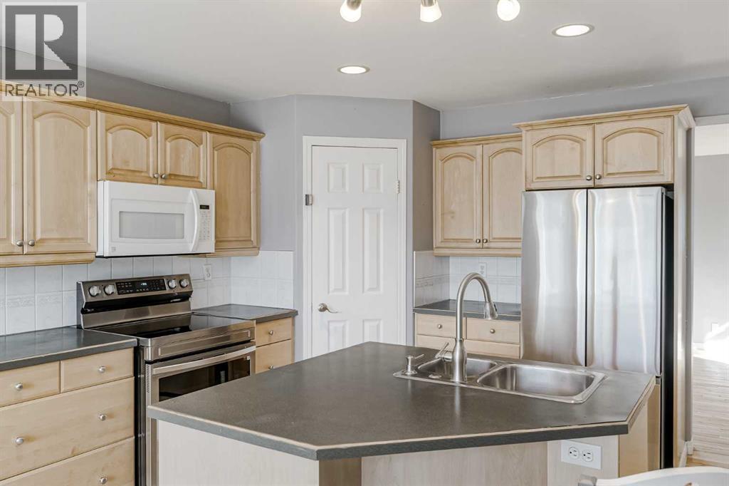 Single Family House for Sale in  Mckinley Road SE McKenzie Lake Calgary 