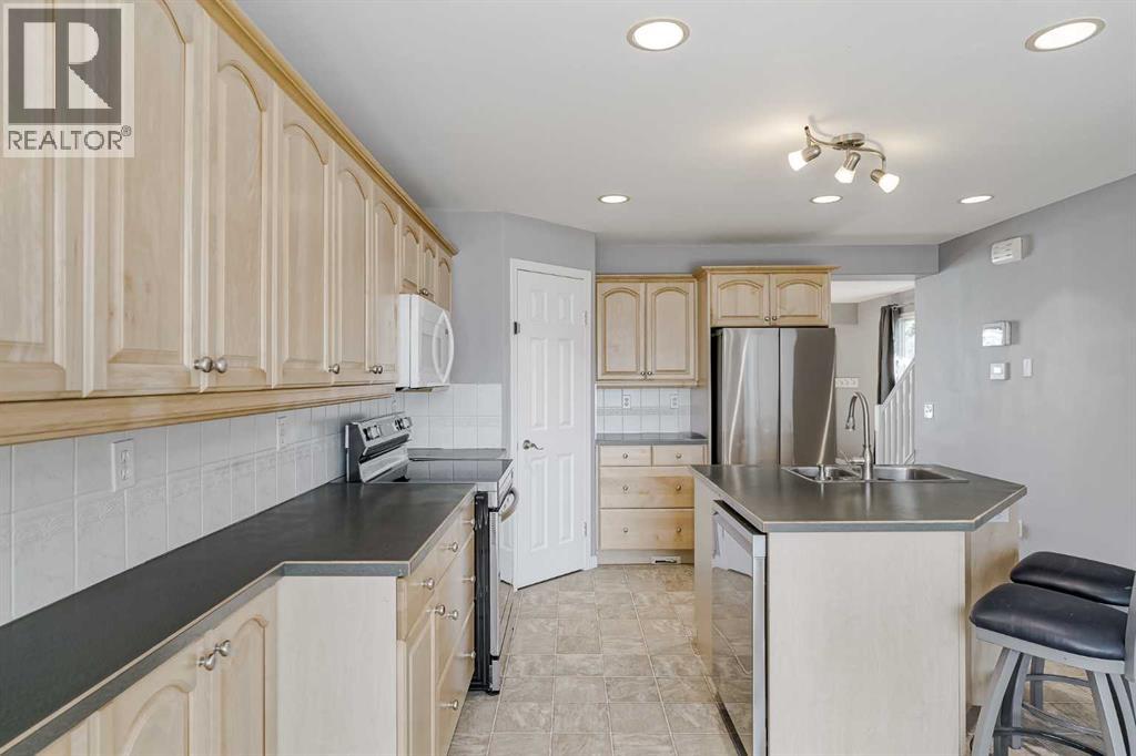 Single Family House for Sale in  Mckinley Road SE McKenzie Lake Calgary 