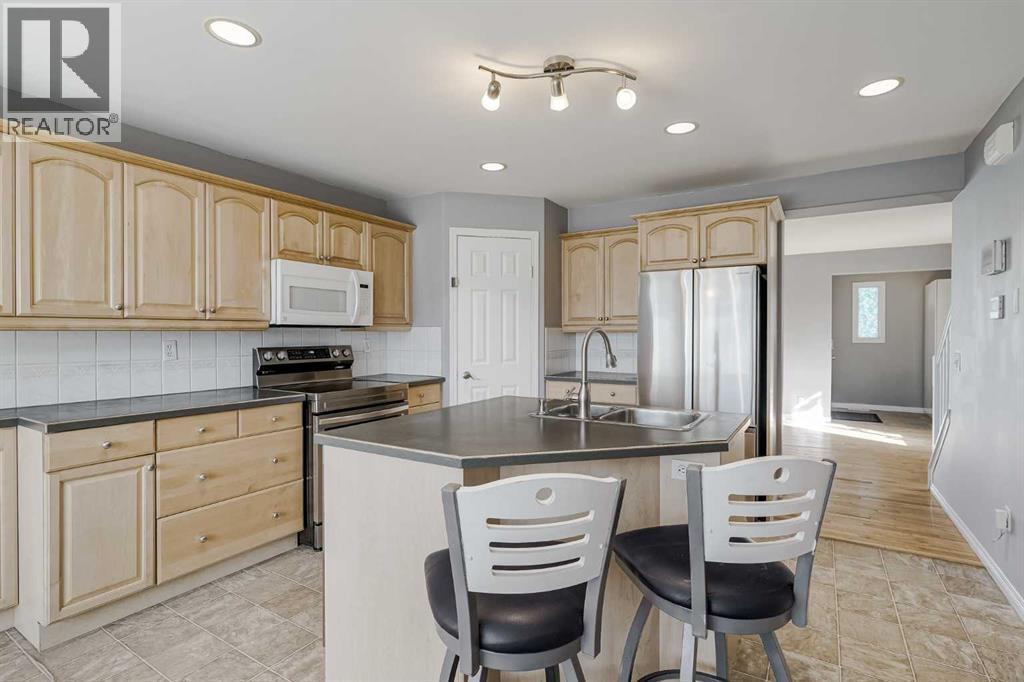 Single Family House for Sale in  Mckinley Road SE McKenzie Lake Calgary 