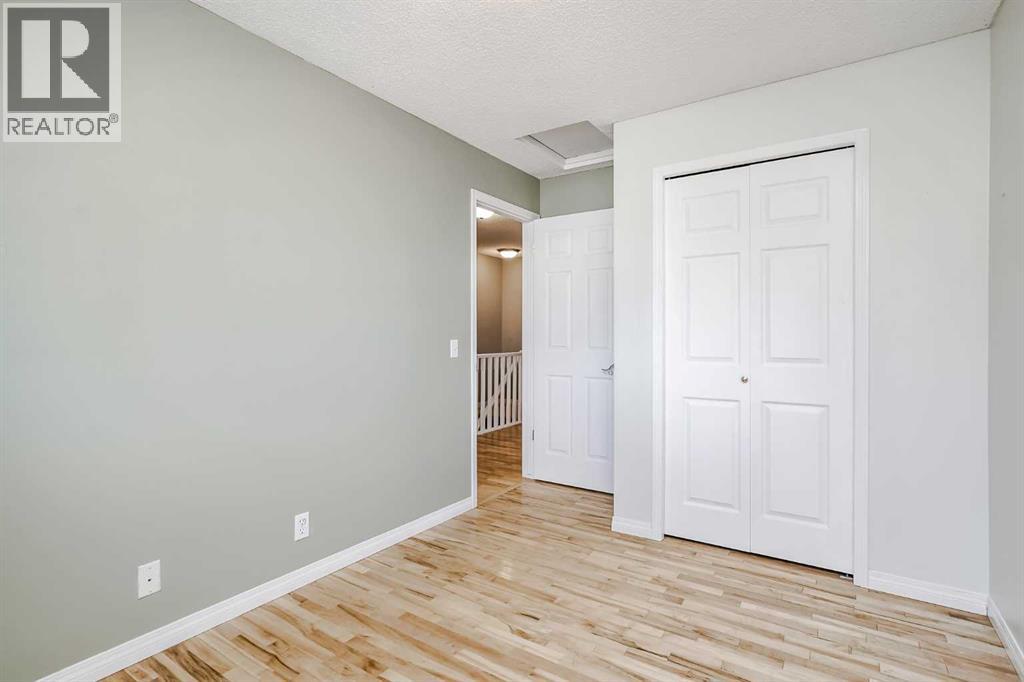 Single Family House for Sale in  Mckinley Road SE McKenzie Lake Calgary 