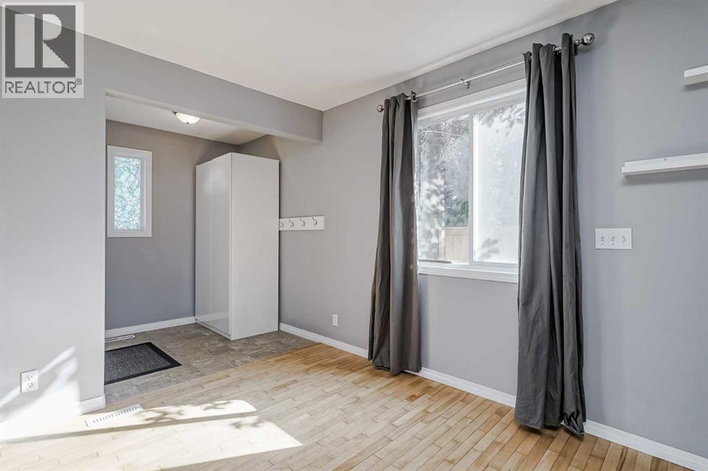 Single Family House for Sale in  Mckinley Road SE McKenzie Lake Calgary 