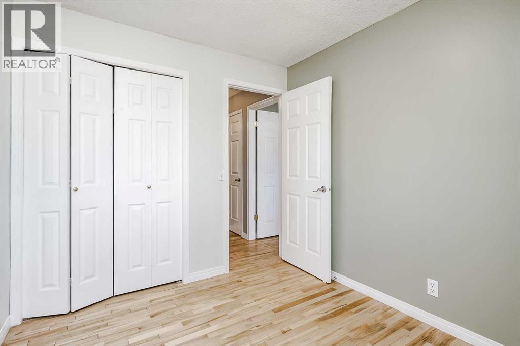 Single Family House for Sale in  Mckinley Road SE McKenzie Lake Calgary 