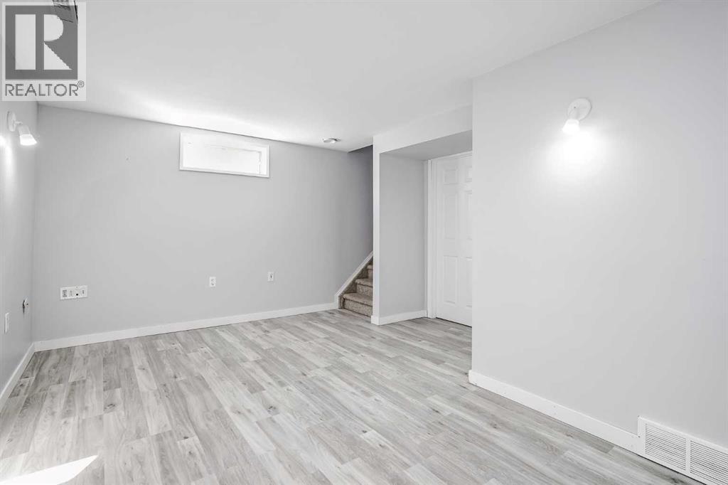 Single Family House for Sale in  Mckinley Road SE McKenzie Lake Calgary 