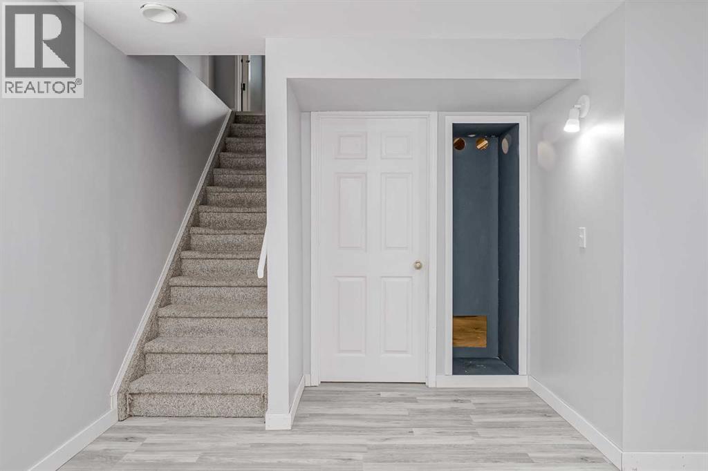 Single Family House for Sale in  Mckinley Road SE McKenzie Lake Calgary 