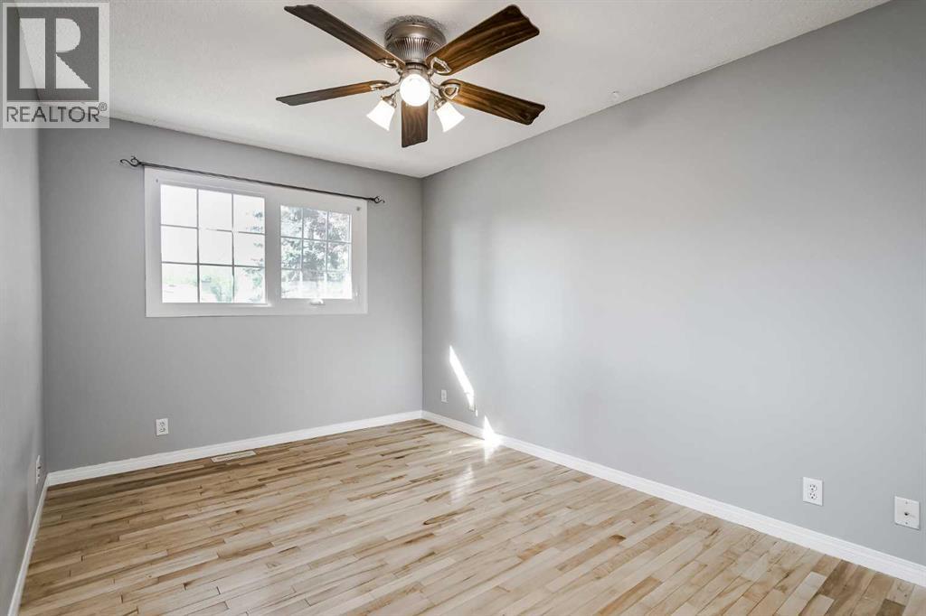 Single Family House for Sale in  Mckinley Road SE McKenzie Lake Calgary 