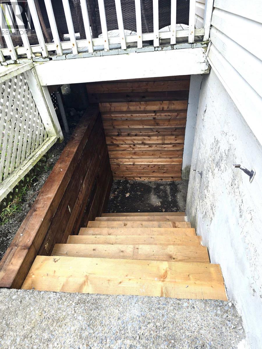Photo 5 of 322 Cumberland Street, Cornwall ON