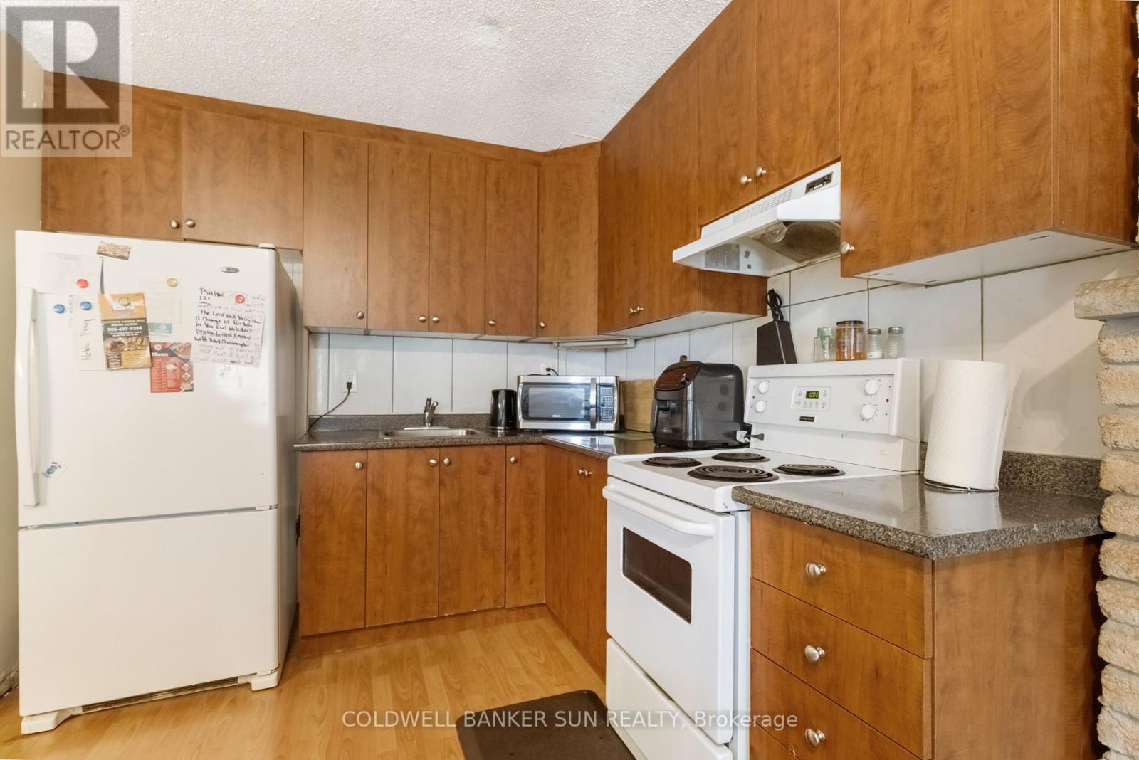 Photo 20 of 38 Fallway Road, Brampton ON