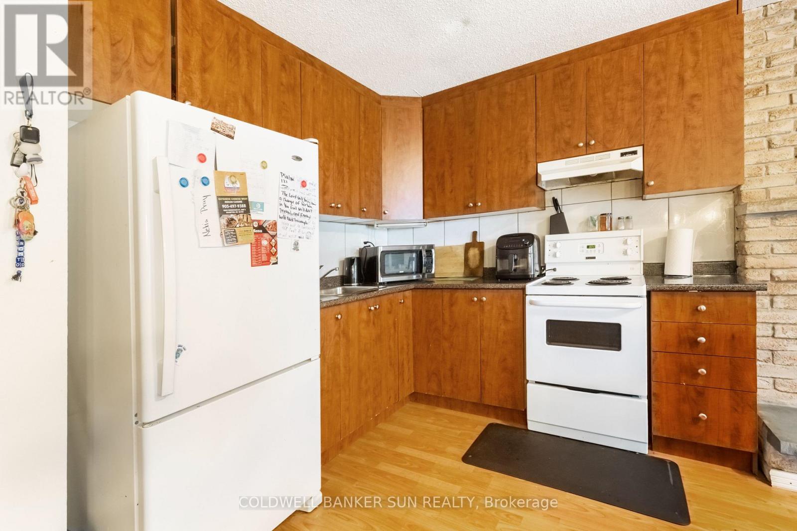 Photo 21 of 38 Fallway Road, Brampton ON