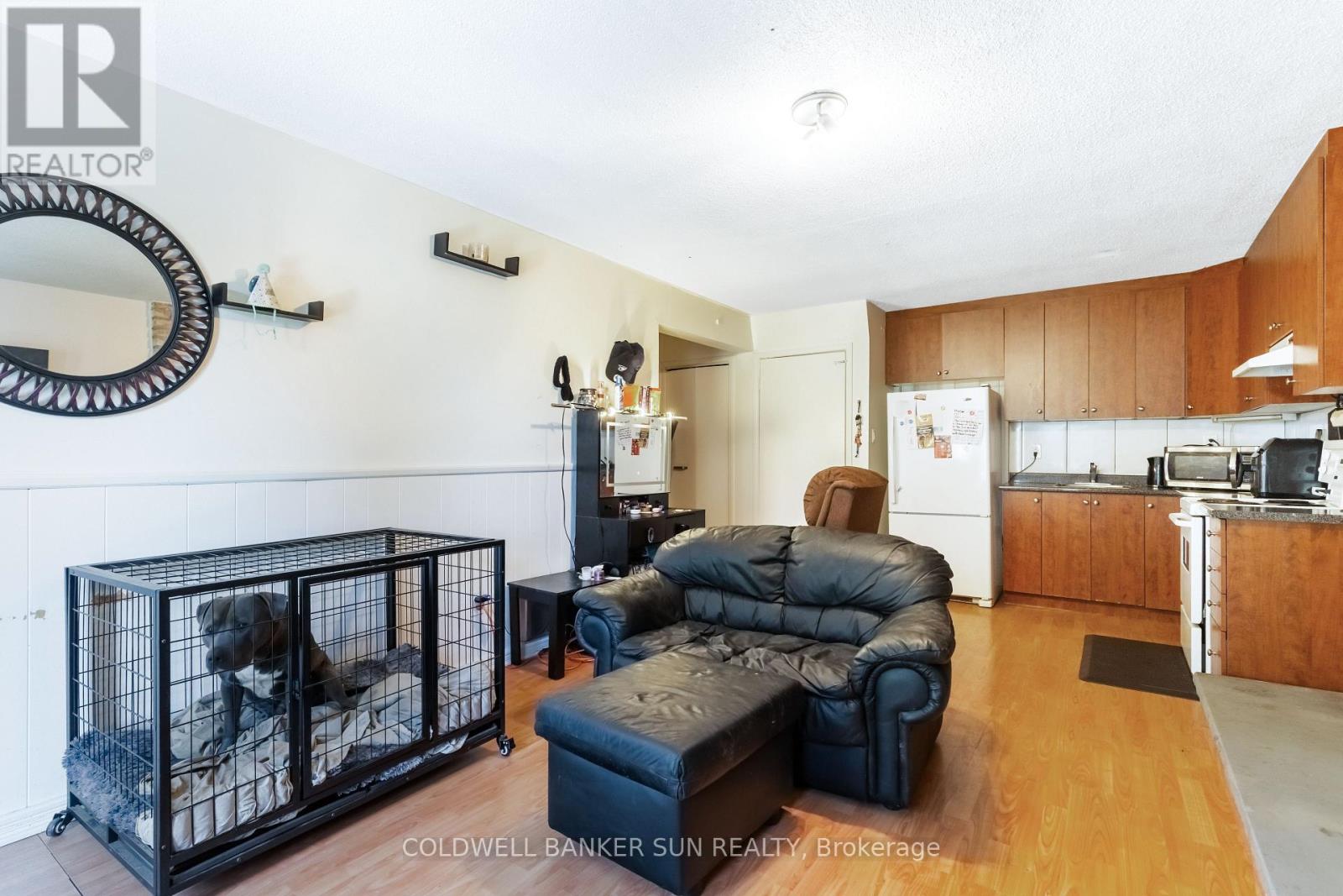 Photo 23 of 38 Fallway Road, Brampton ON