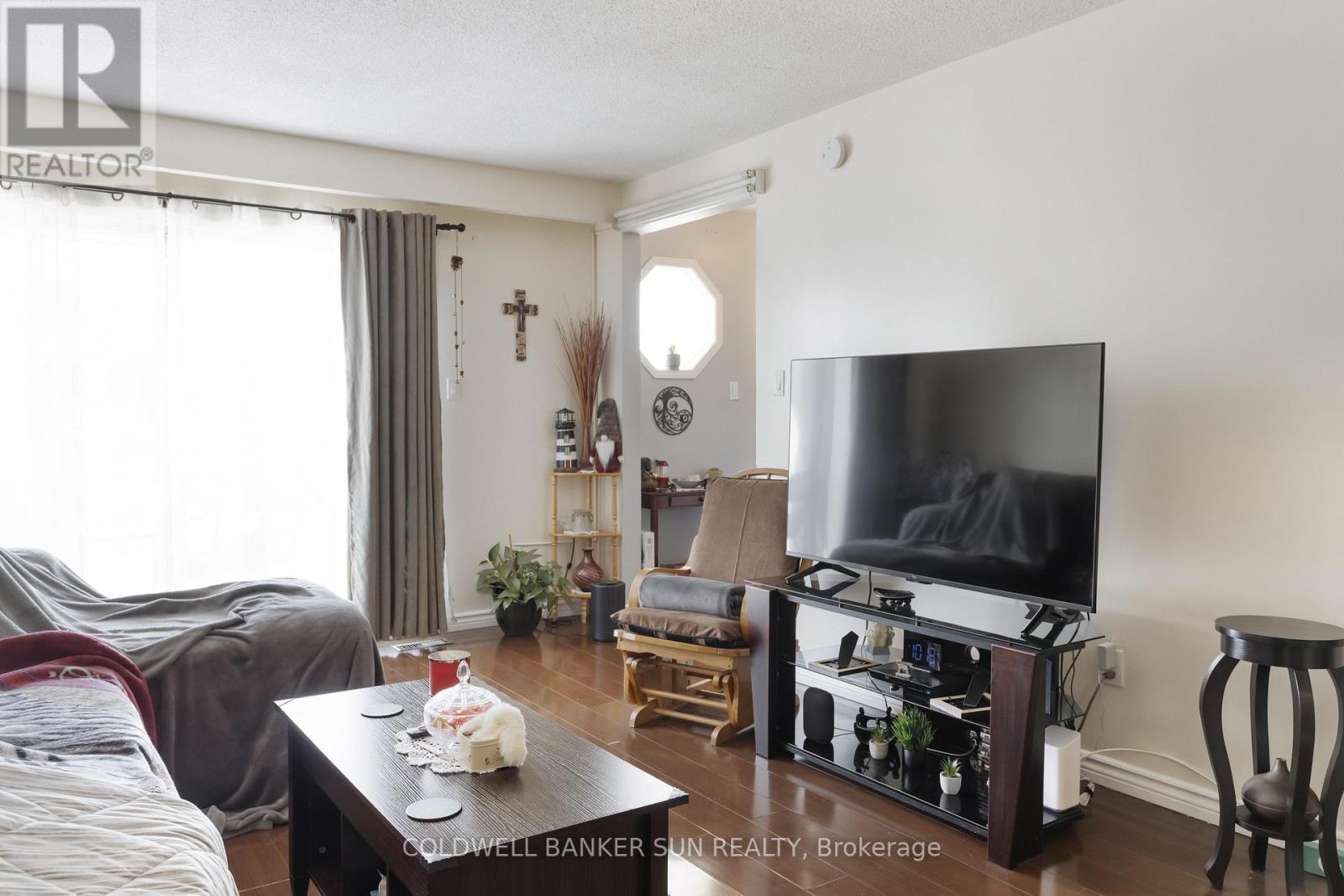 Photo 15 of 38 Fallway Road, Brampton ON